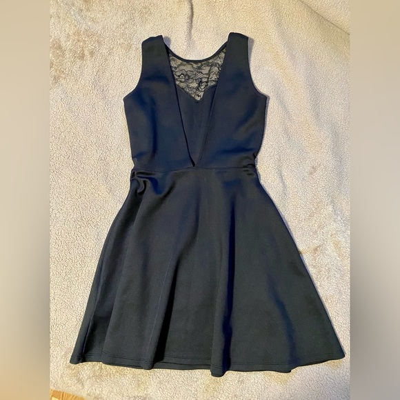 H&M black dress - Picture 2 of 5